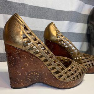 BCBG BCBGirl Gold Metallic Cage Wedge